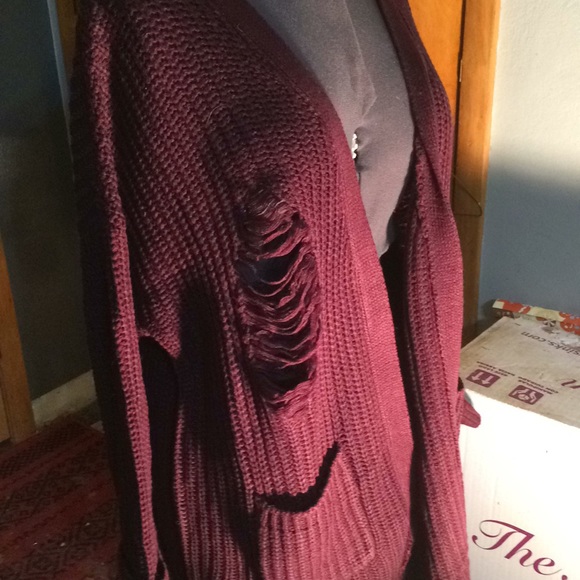 Active USA Sweaters - Distressed in Plum